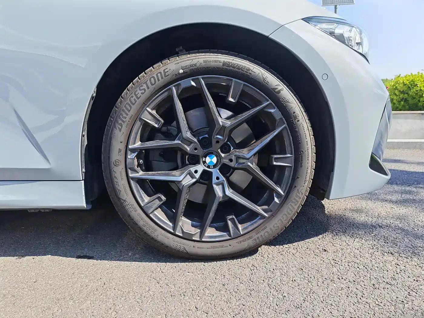2025 BMW 3 Series 330Li M Sport Shadow Edition — миниатюра 9