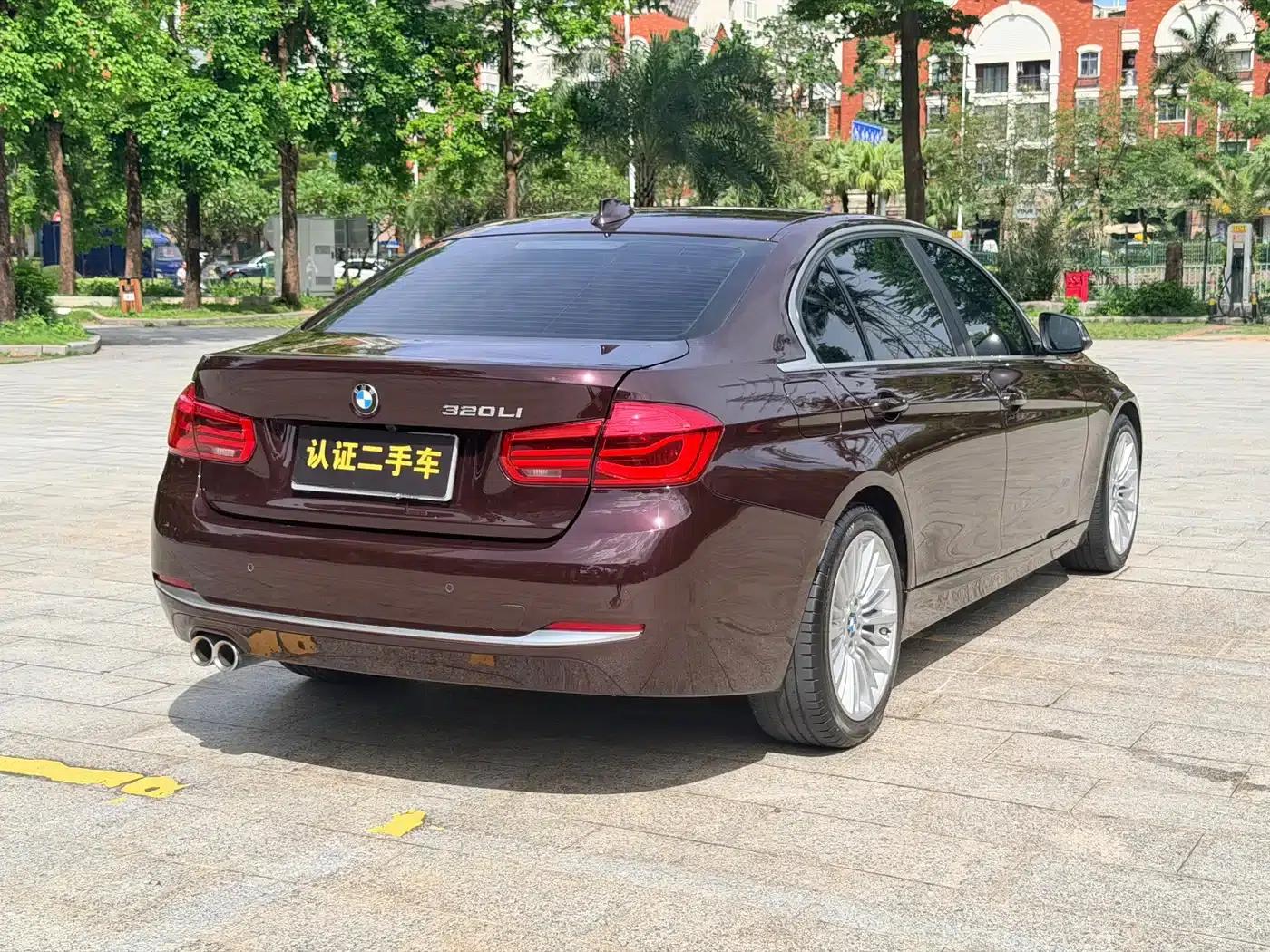 BMW 3 Series 2018 320Li Fashion Edition — миниатюра 16