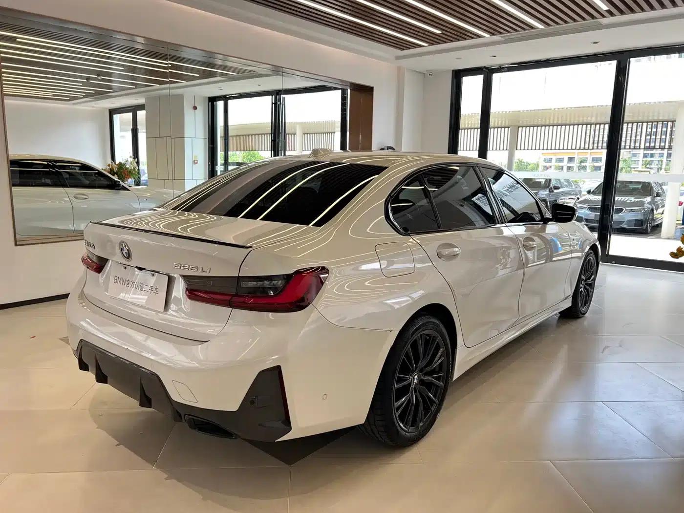 2023 BMW 3 Series 325Li M Sport Package — миниатюра 6