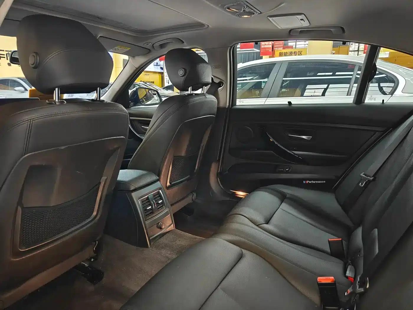 2019 BMW 3 Series 320Li M Luxury Package — миниатюра 4