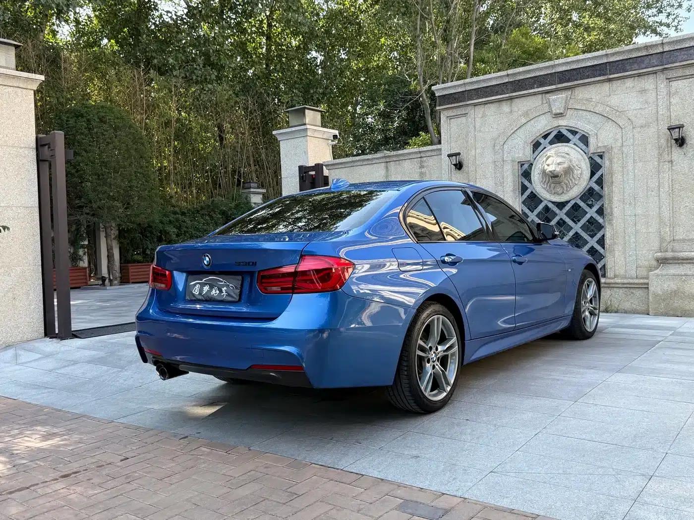 2018 BMW 3 Series 330i M Sport Shadow Edition — миниатюра 4
