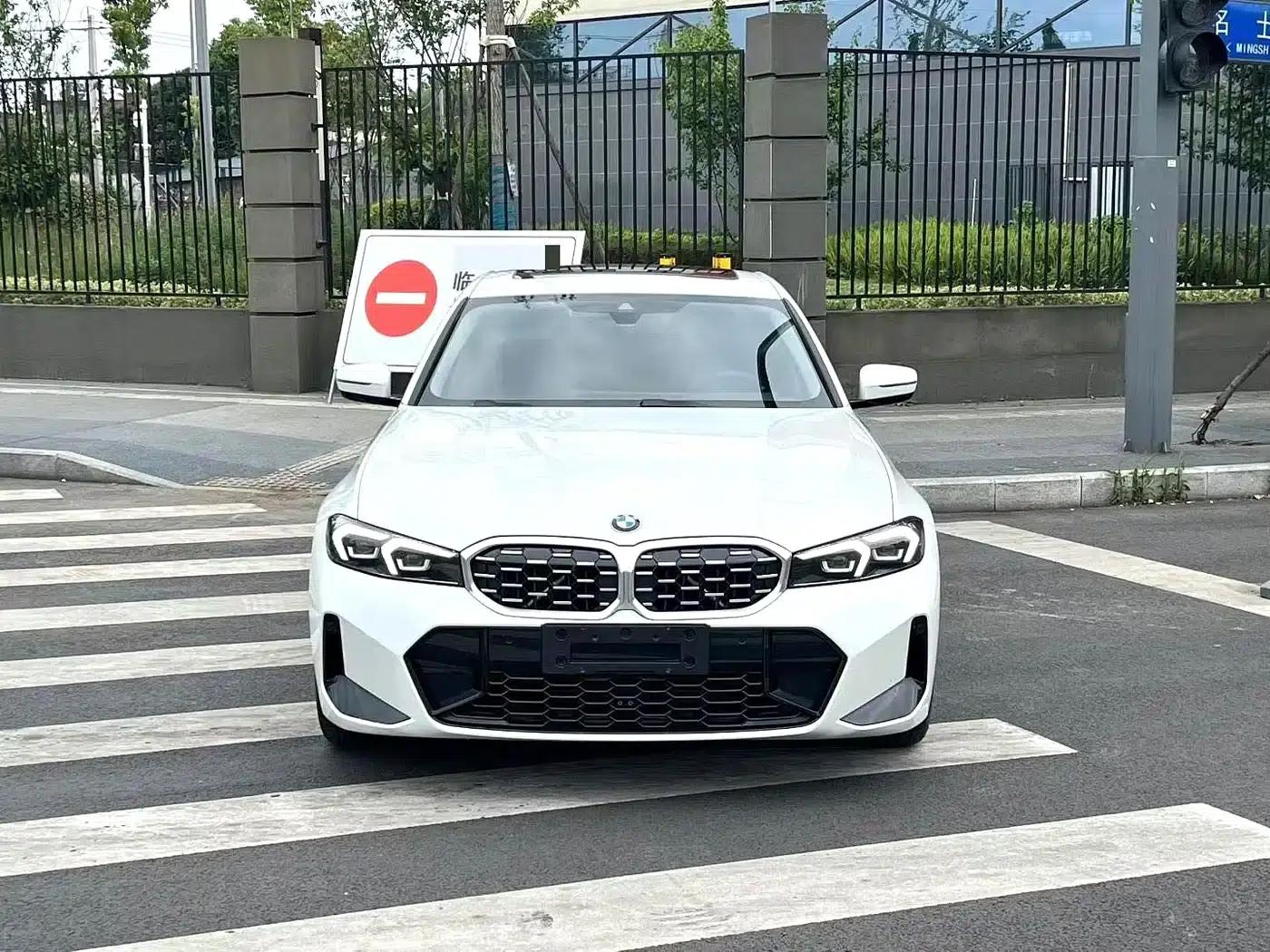 2024 BMW 3 Series 320Li M Sport Package — миниатюра 2