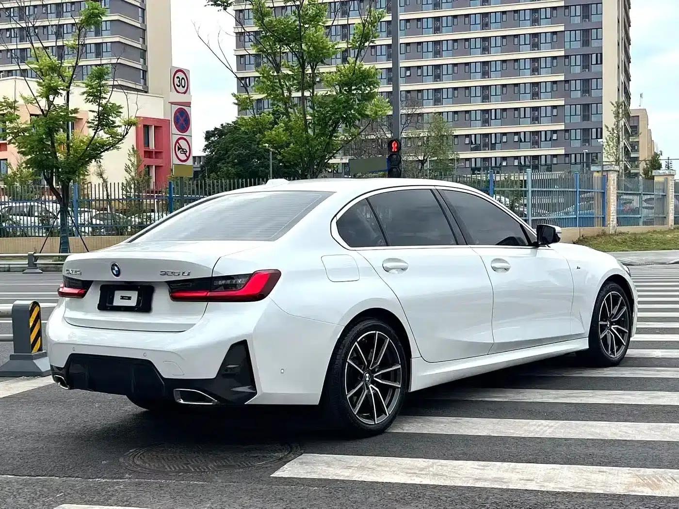 2024 BMW 3 Series 320Li M Sport Package — миниатюра 7
