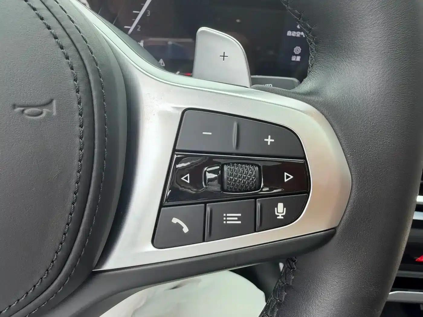 2023 BMW 3 Series 320Li M Sport Package — миниатюра 12