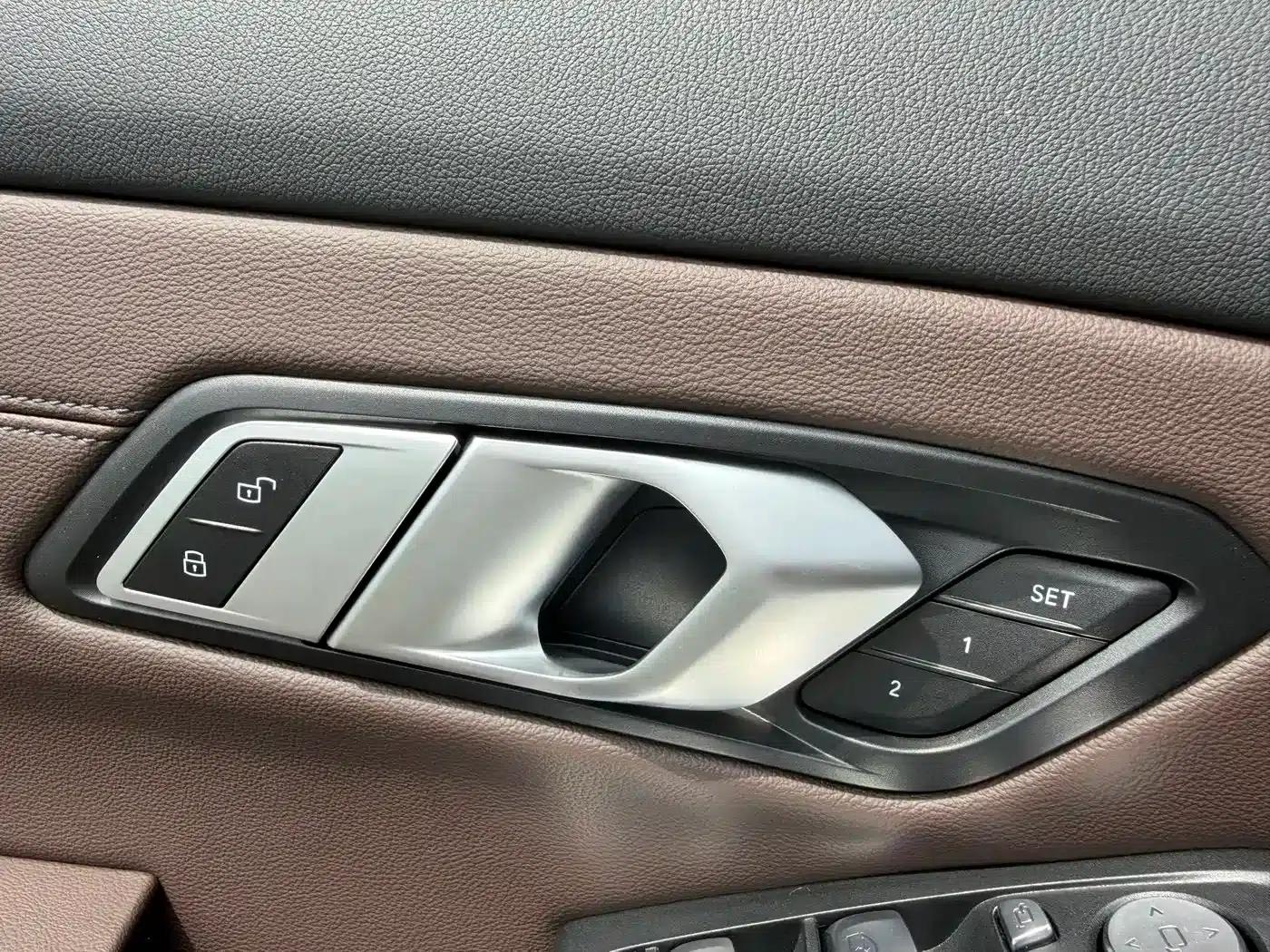 2023 BMW 3 Series 320Li M Sport Package — миниатюра 16