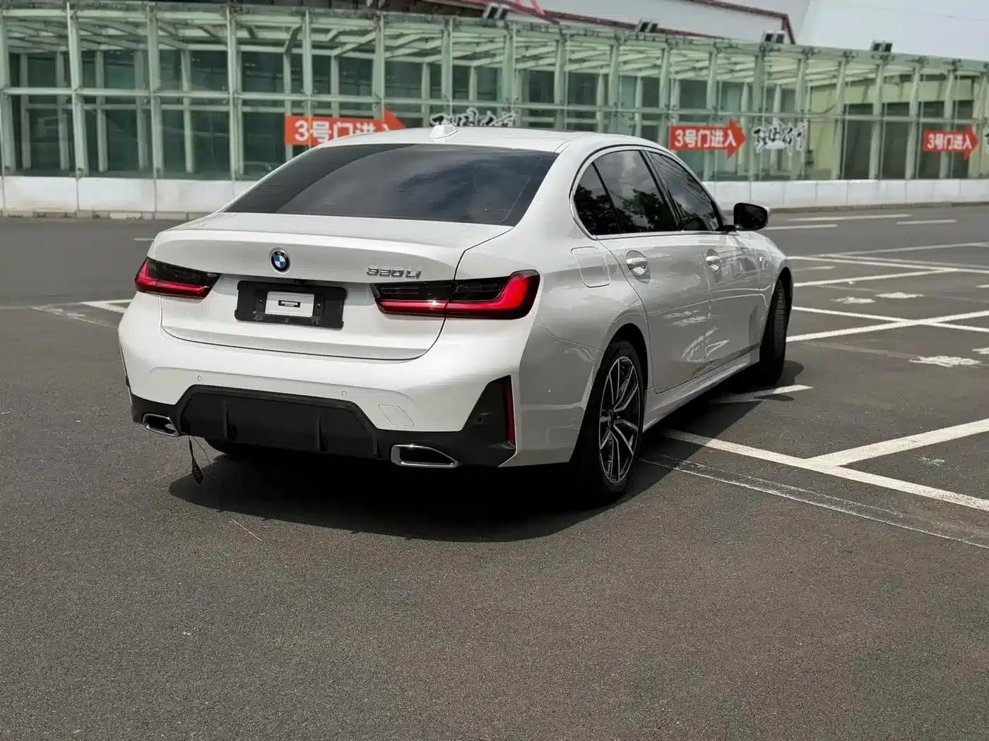 2023 BMW 3 Series 320Li M Sport Package — миниатюра 4