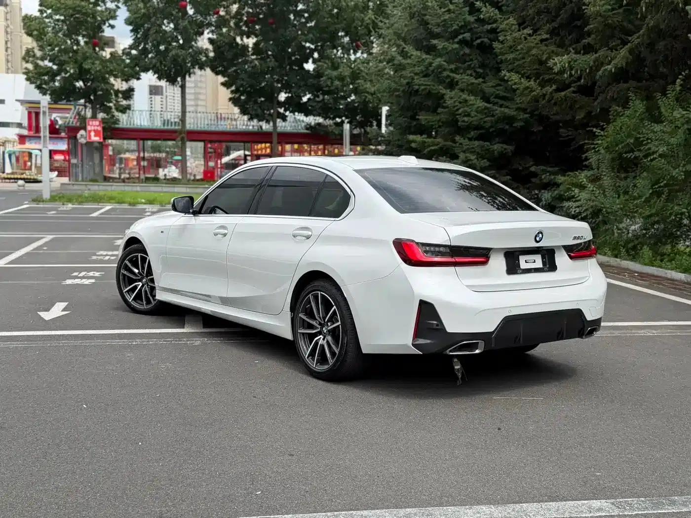 2023 BMW 3 Series 320Li M Sport Package — миниатюра 6