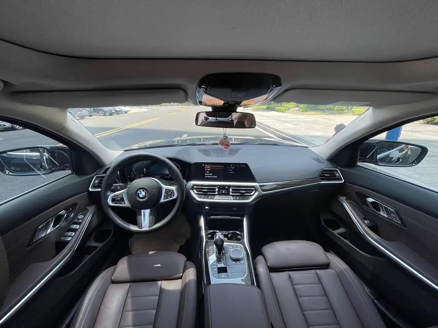 2020 BMW 3 Series 325i M Sport Package — миниатюра 8