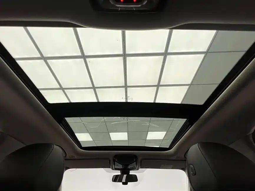 2023 BMW 3 Series 320Li M Sport Package — миниатюра 20