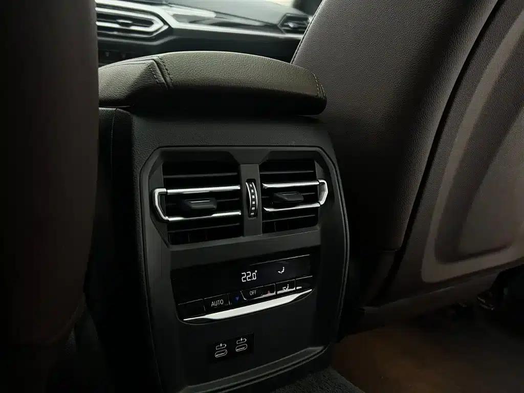 2023 BMW 3 Series 320Li M Sport Package — миниатюра 21