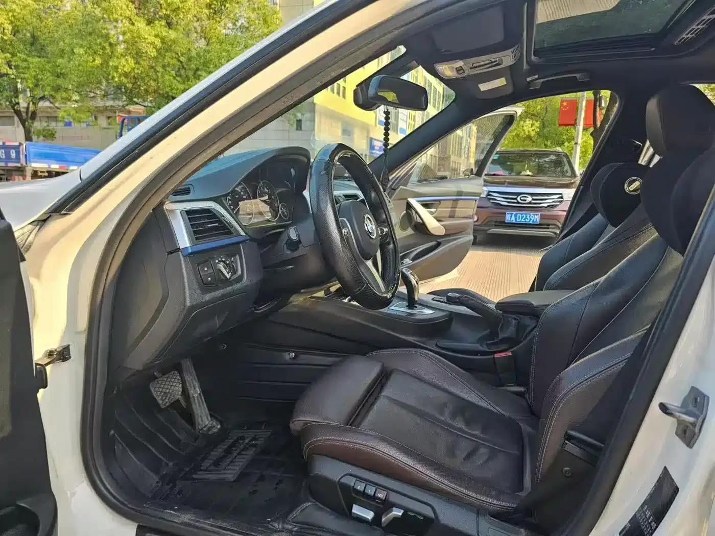 2019 BMW 3 Series 320i M Sport Package — миниатюра 7
