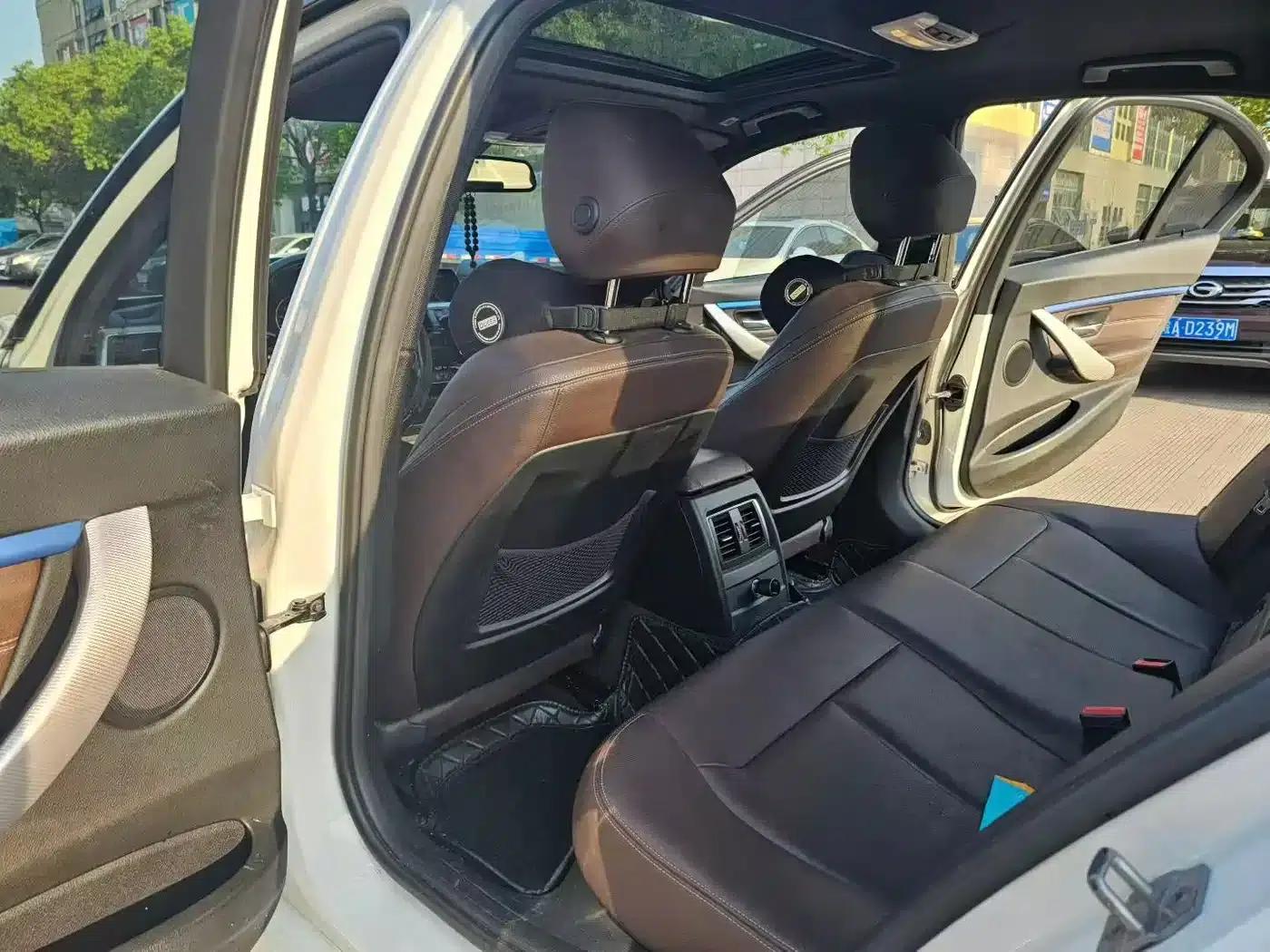 2019 BMW 3 Series 320i M Sport Package — миниатюра 9