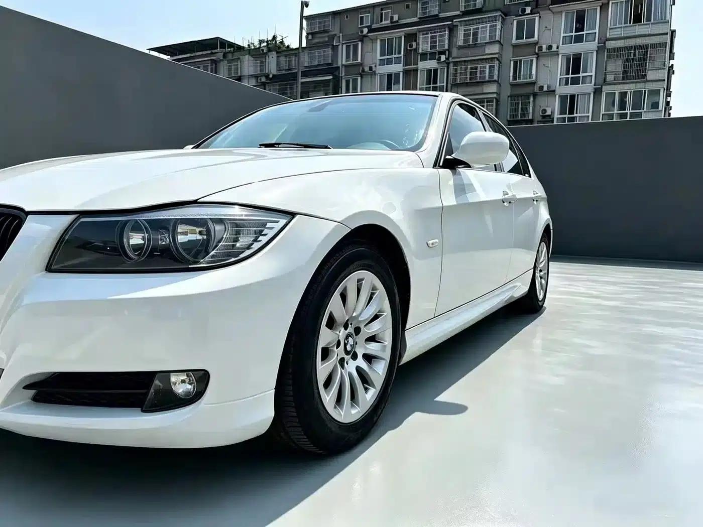 BMW 3 Series 2011 318i Leading Edition — миниатюра 7