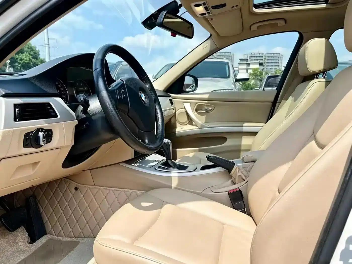 BMW 3 Series 2011 318i Leading Edition — миниатюра 9
