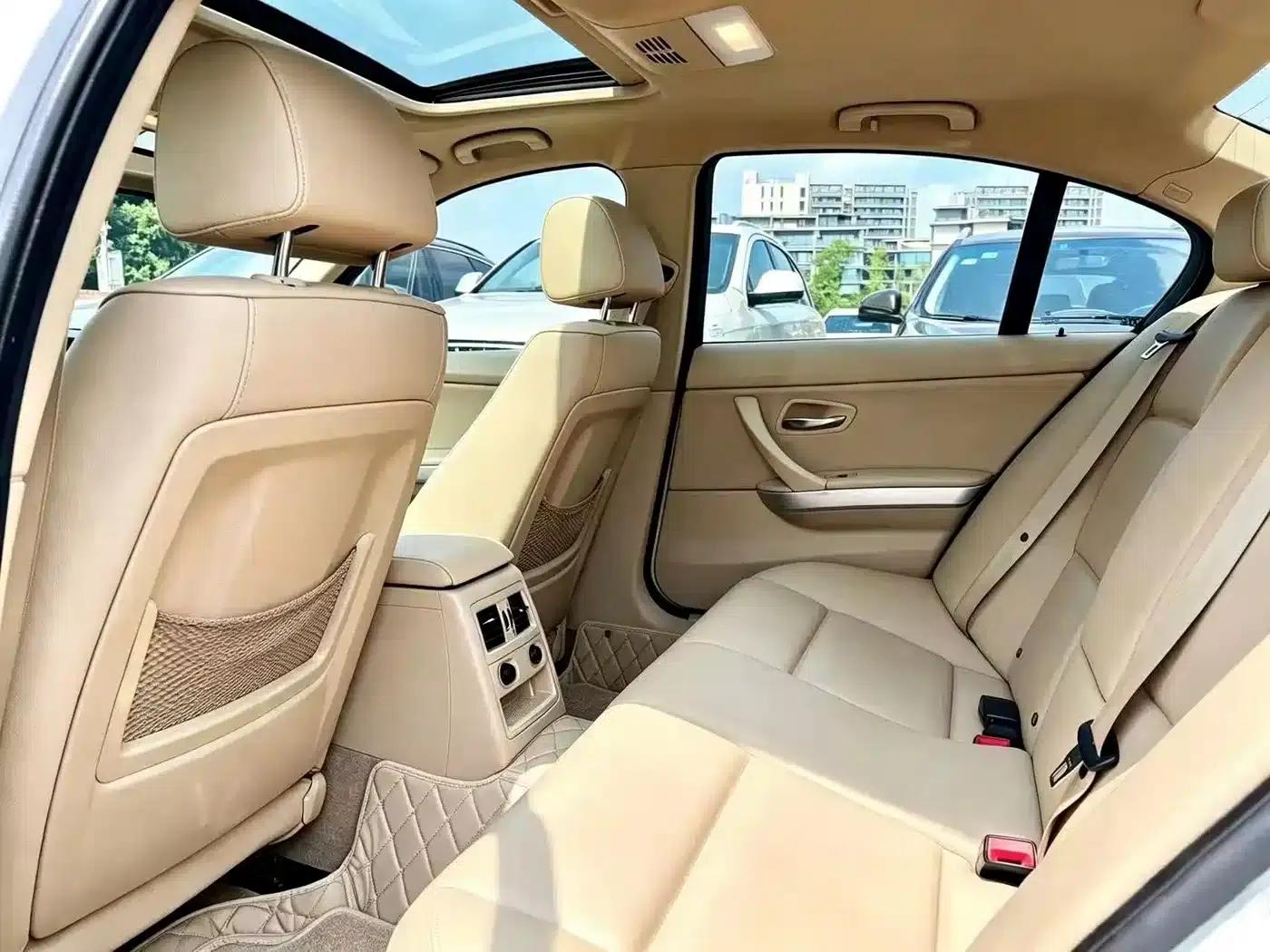 BMW 3 Series 2011 318i Leading Edition — миниатюра 10