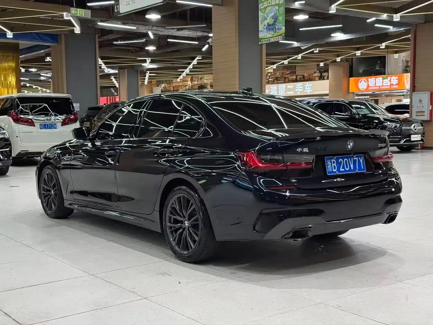 2022 BMW 3 Series 325i M Sport Shadow Edition — миниатюра 11