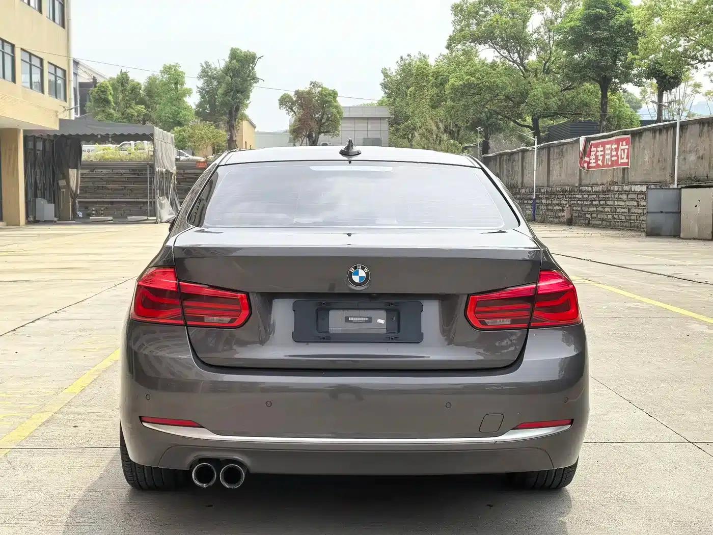 BMW 3 Series 2018 320Li Fashion Edition — миниатюра 11