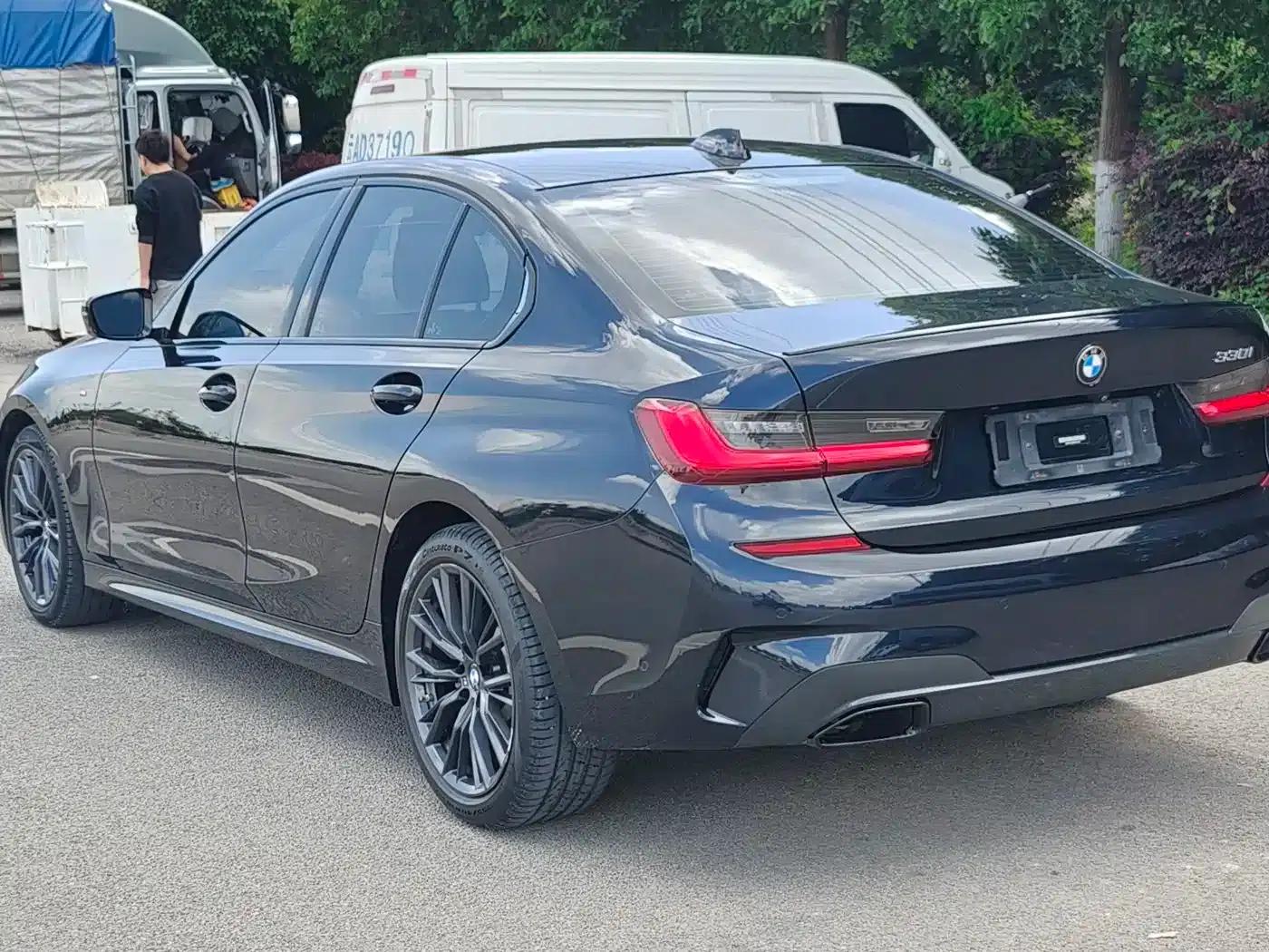 2021 BMW 3 Series 330i M Sport Shadow Edition — миниатюра 7
