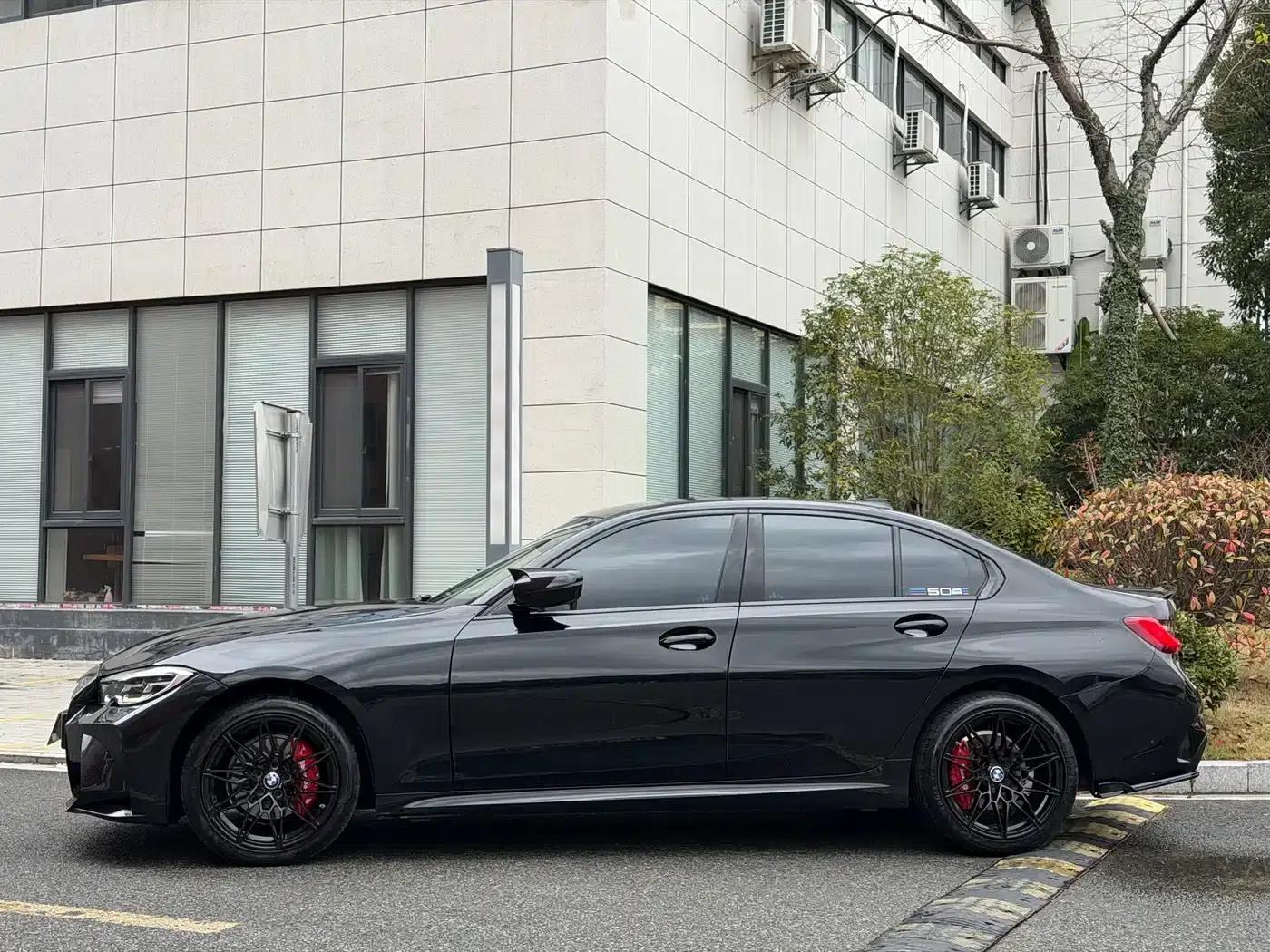 2020 BMW 3 Series 325Li M Sport Package — миниатюра 4