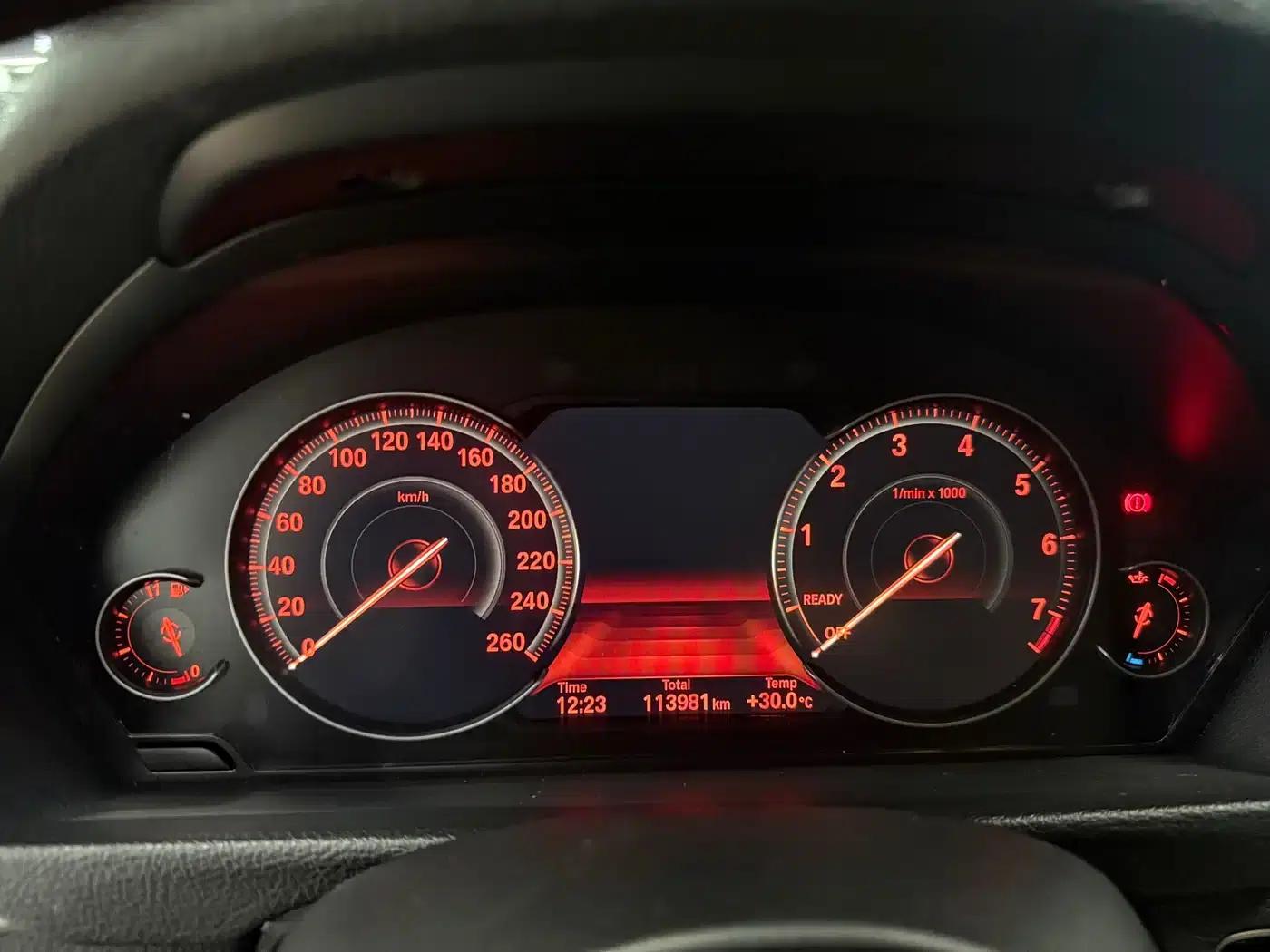 2018 BMW 3 Series 320Li Leading M Sport Package — миниатюра 9