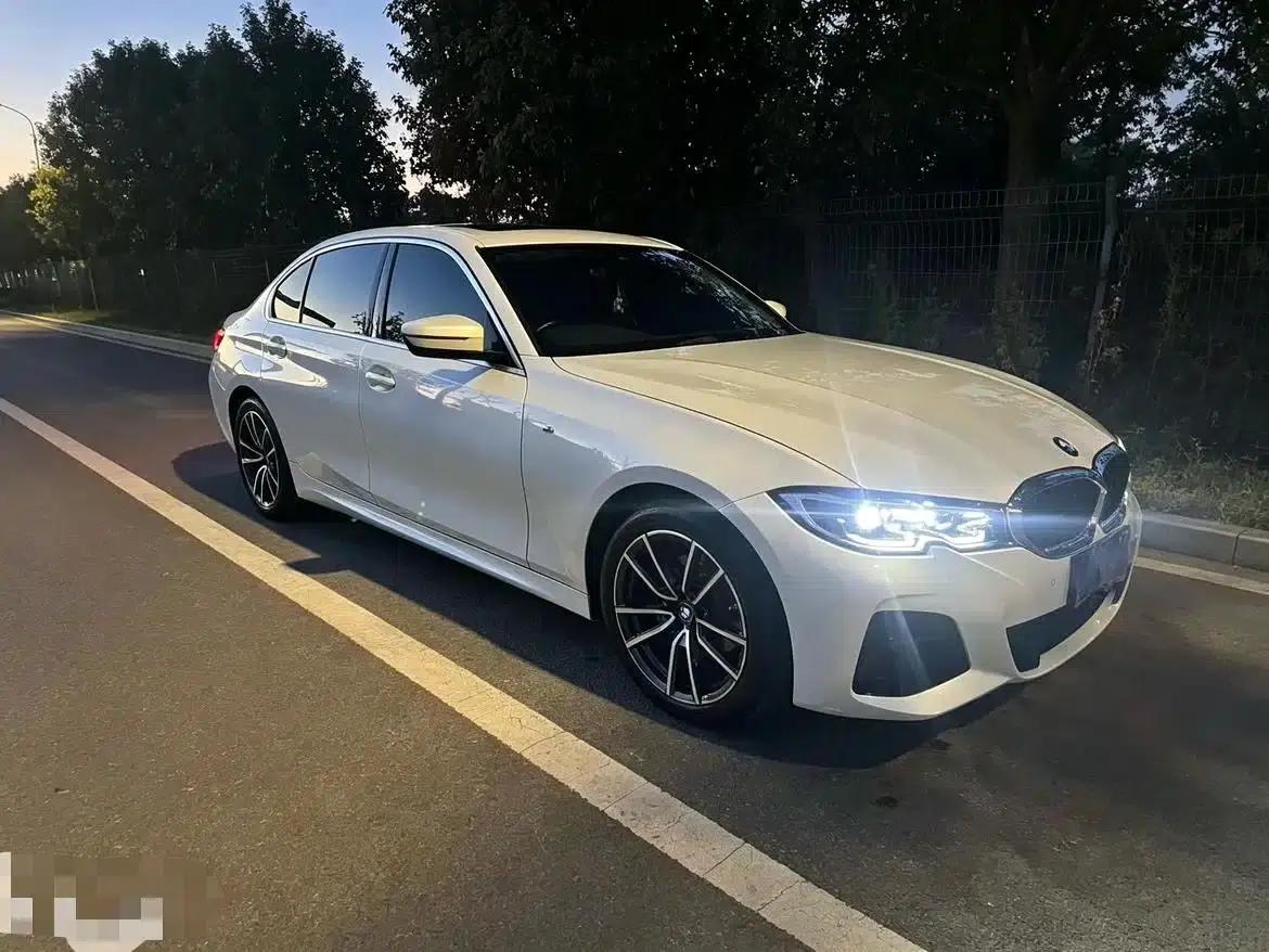 2022 BMW 3 Series 325i M Sport Package — миниатюра 3