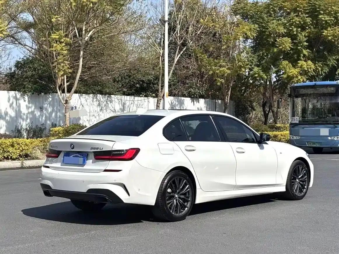 2020 BMW 3 Series 325Li M Sport Package — миниатюра 5