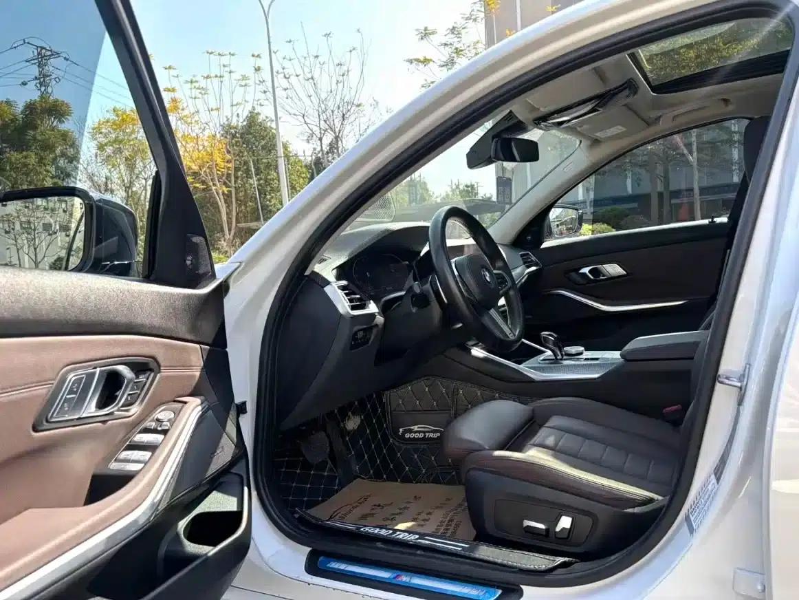 2020 BMW 3 Series 325Li M Sport Package — миниатюра 6