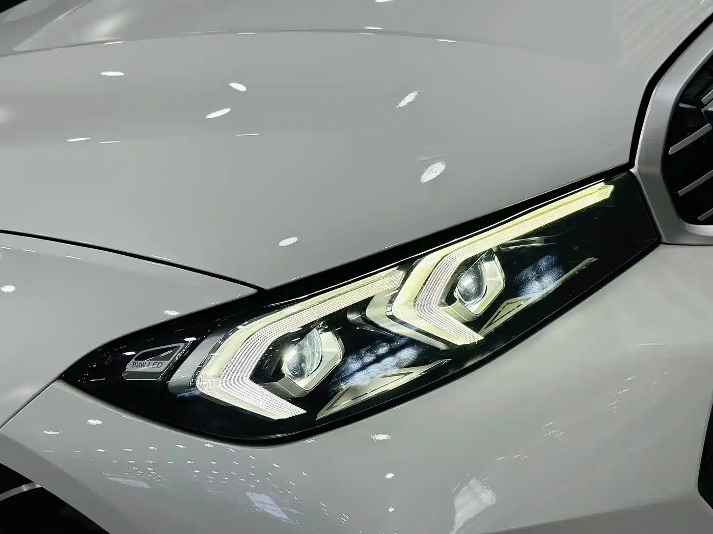 2023 BMW 3 Series 325Li M Sport Package — миниатюра 11