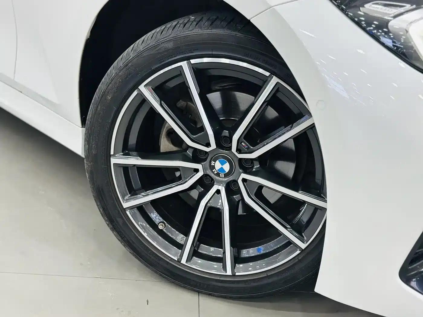 2023 BMW 3 Series 325Li M Sport Package — миниатюра 10