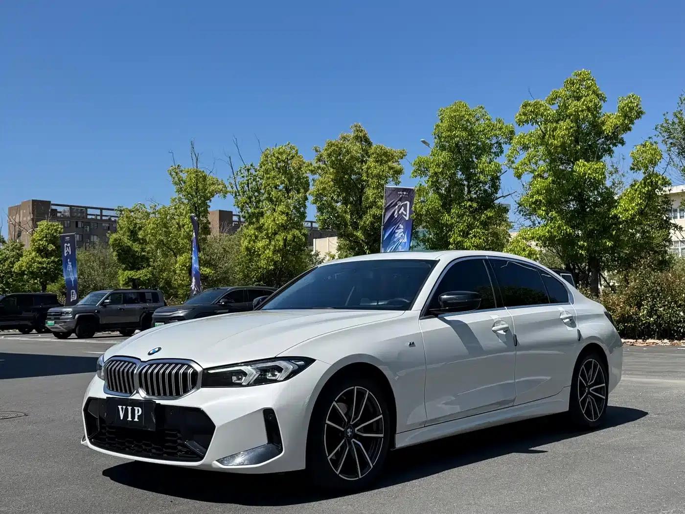 2023 BMW 3 Series 320Li M Sport Package — миниатюра 1