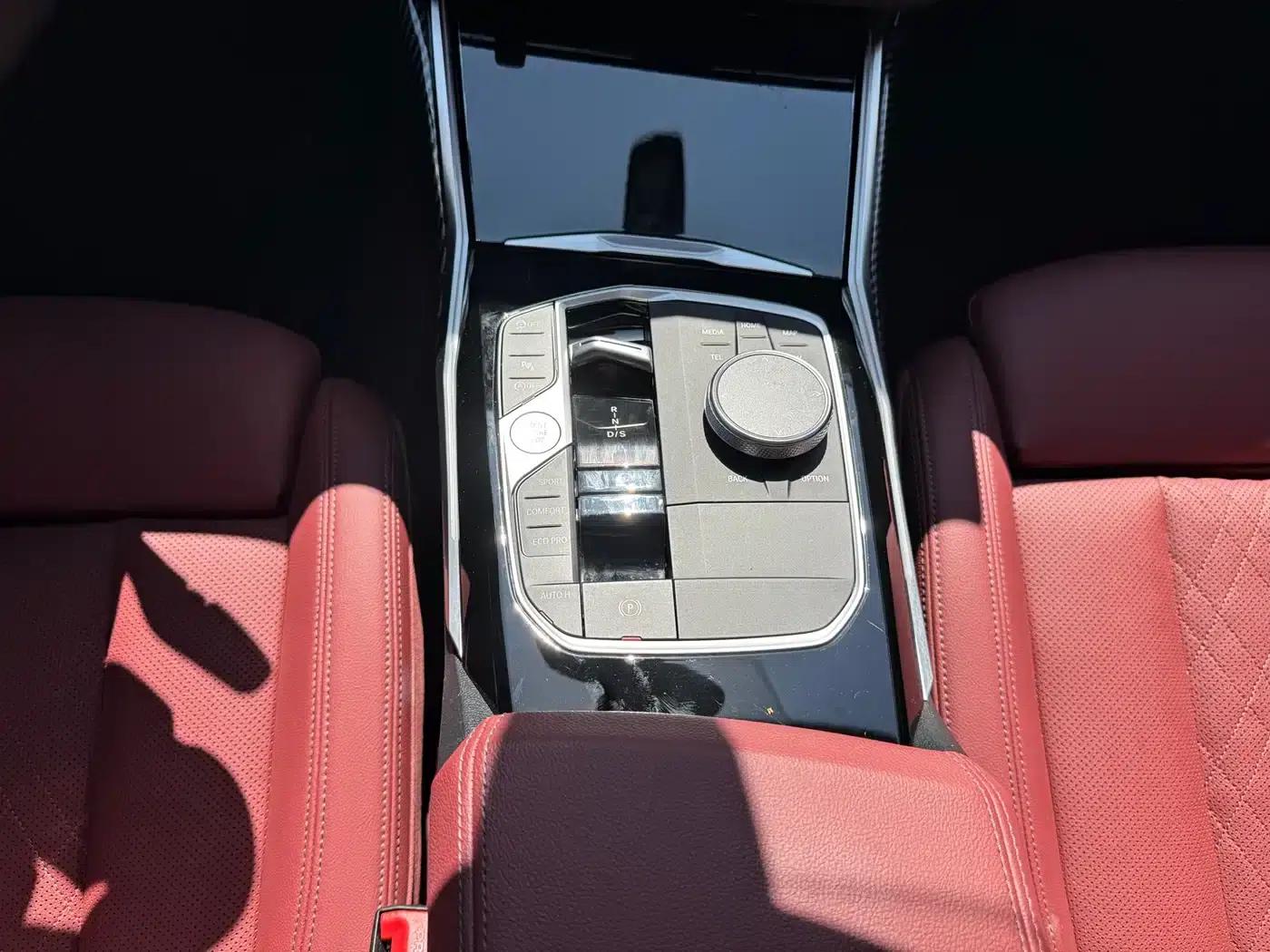 2023 BMW 3 Series 320Li M Sport Package — миниатюра 11
