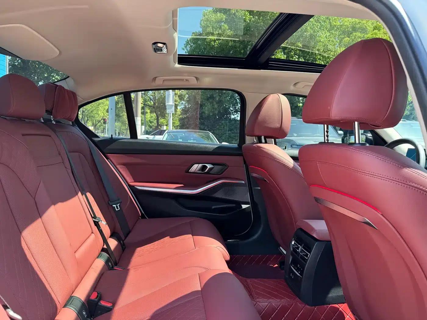 2023 BMW 3 Series 320Li M Sport Package — миниатюра 14