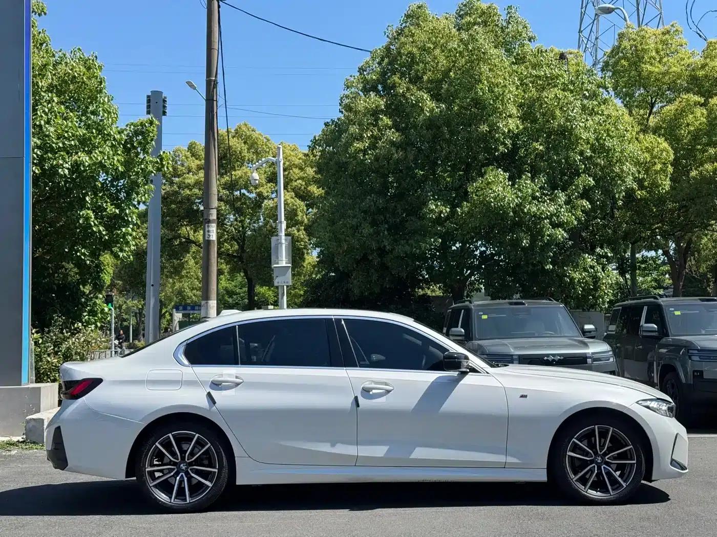 2023 BMW 3 Series 320Li M Sport Package — миниатюра 22