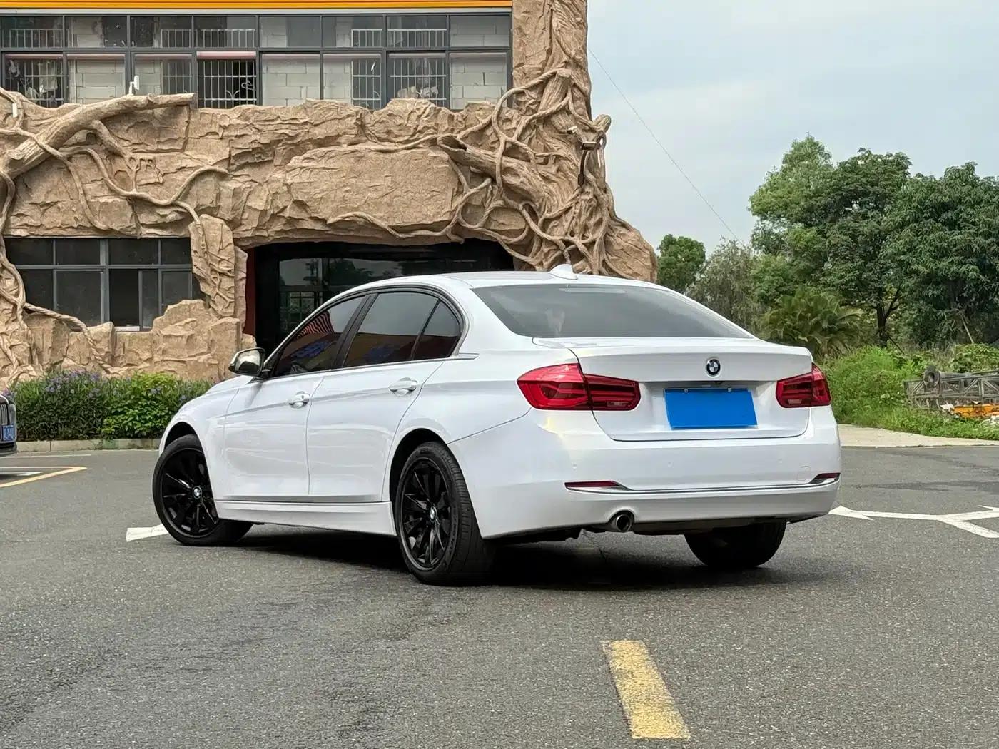 2017 BMW 3 Series 318Li Fashion Edition — миниатюра 3