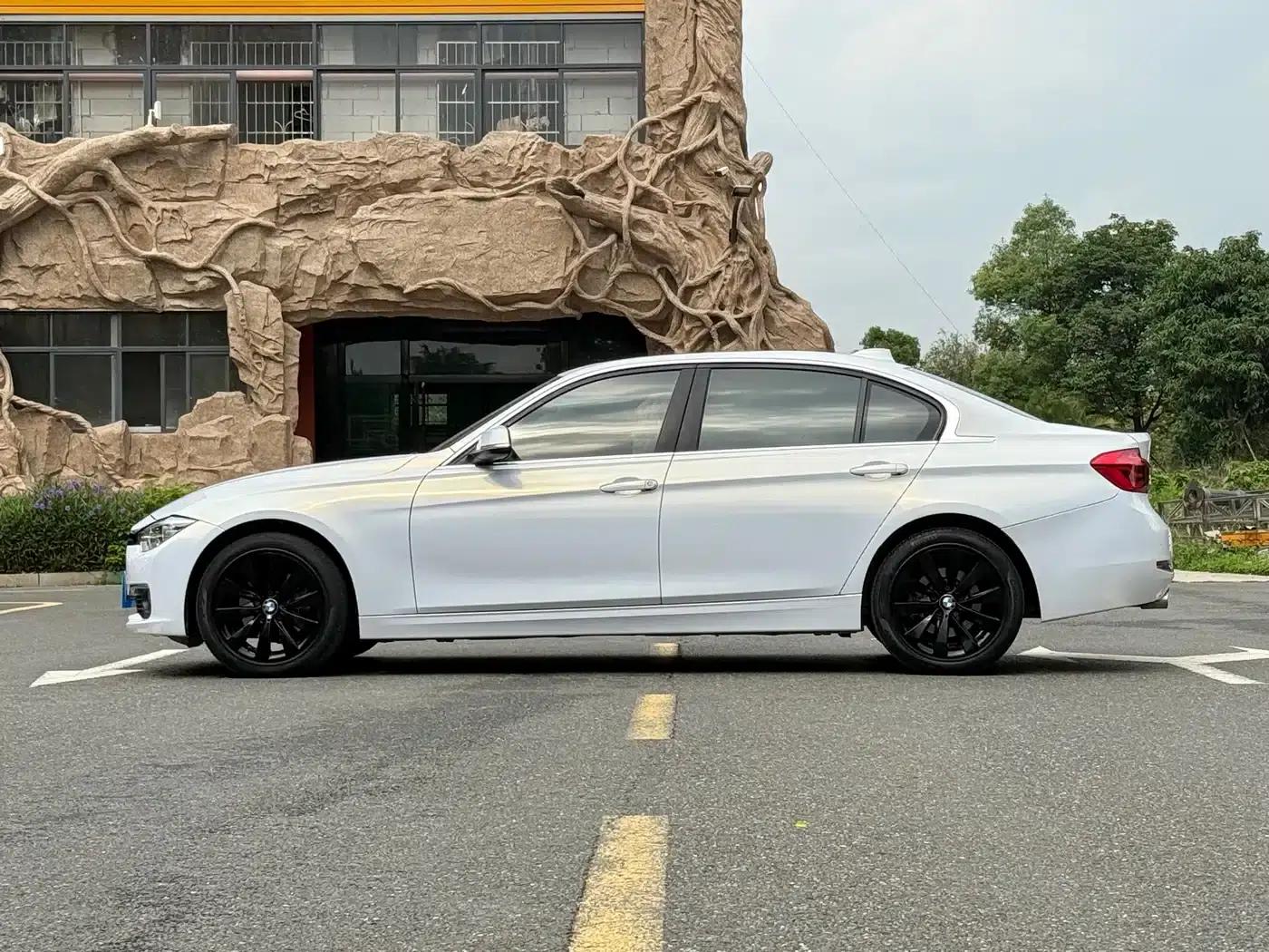 2017 BMW 3 Series 318Li Fashion Edition — миниатюра 4