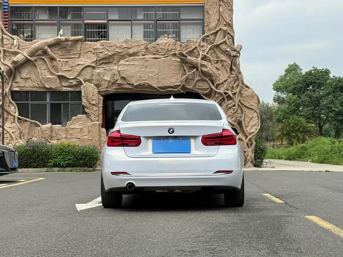 2017 BMW 3 Series 318Li Fashion Edition — миниатюра 5