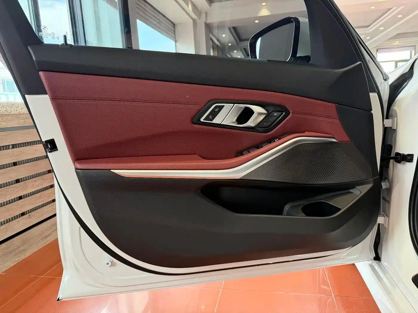 2023 BMW 3 Series 320Li M Sport Package — миниатюра 4