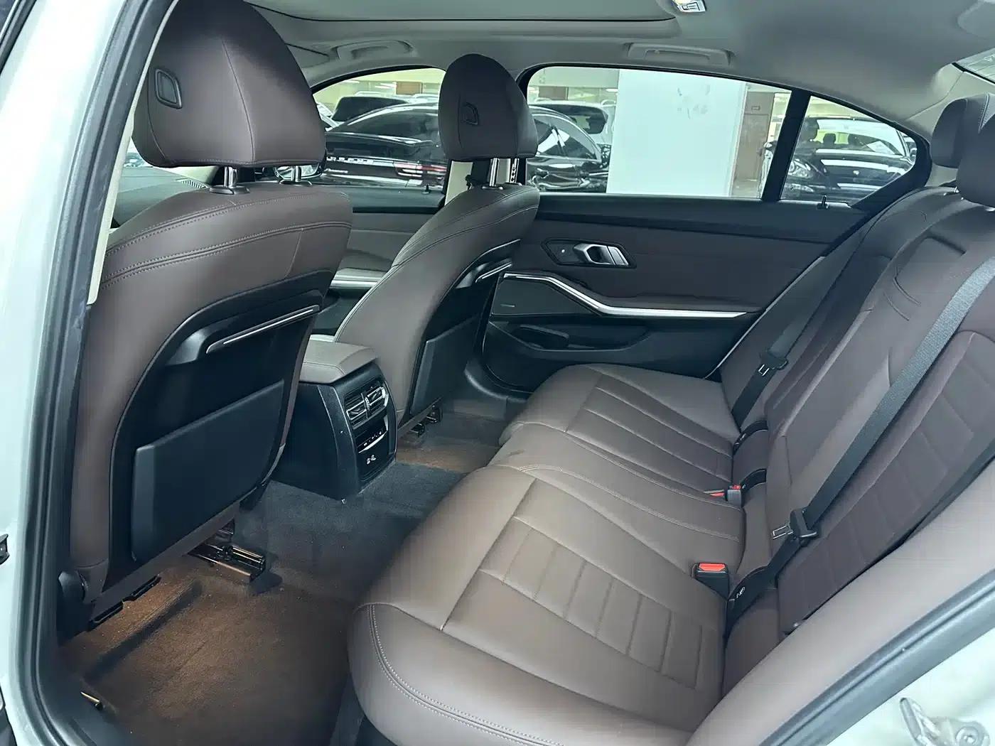 2021 BMW 3 Series 325Li M Sport Shadow Edition — миниатюра 12