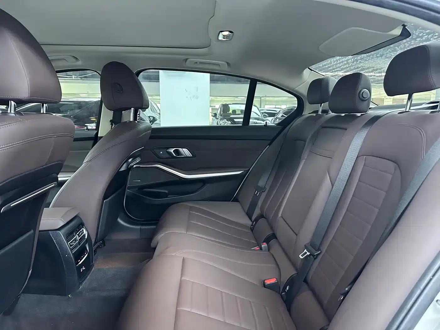 2021 BMW 3 Series 325Li M Sport Shadow Edition — миниатюра 13