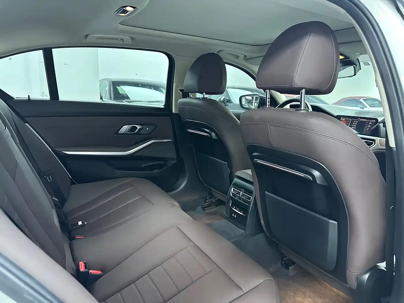 2021 BMW 3 Series 325Li M Sport Shadow Edition — миниатюра 16
