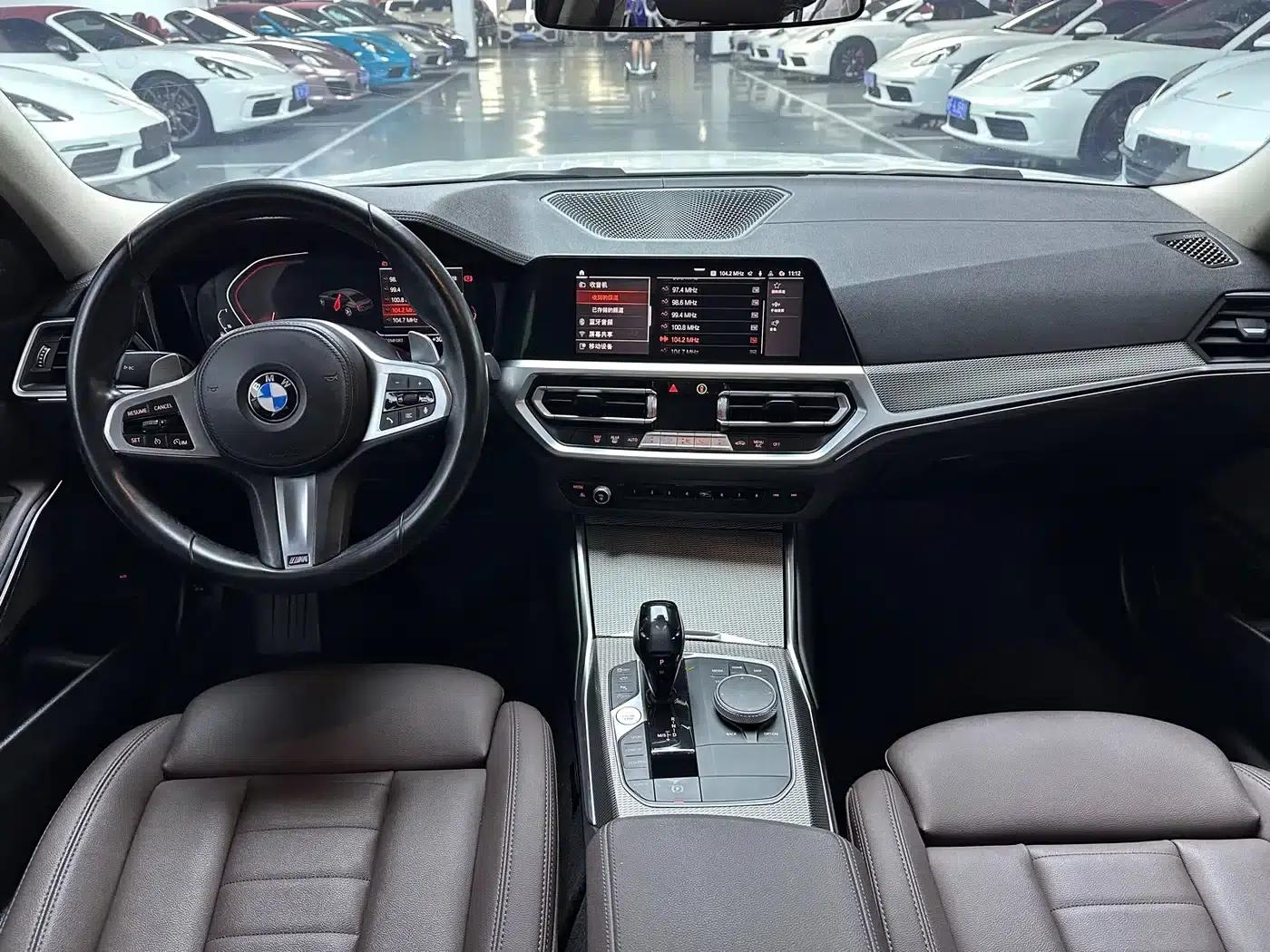 2021 BMW 3 Series 325Li M Sport Shadow Edition — миниатюра 6