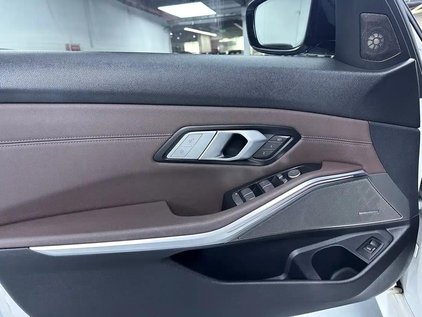 2021 BMW 3 Series 325Li M Sport Shadow Edition — миниатюра 7