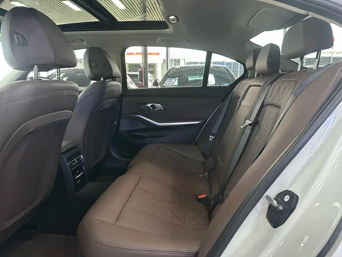 2023 BMW 3 Series 320Li M Sport Package — миниатюра 8