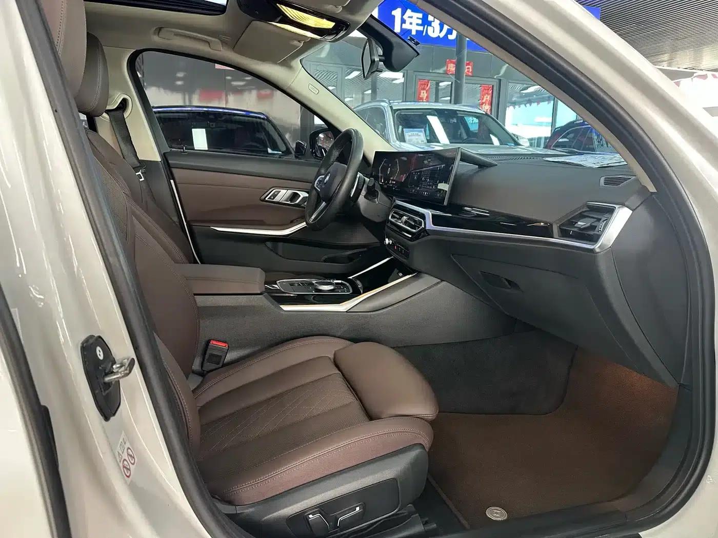 2023 BMW 3 Series 320Li M Sport Package — миниатюра 9