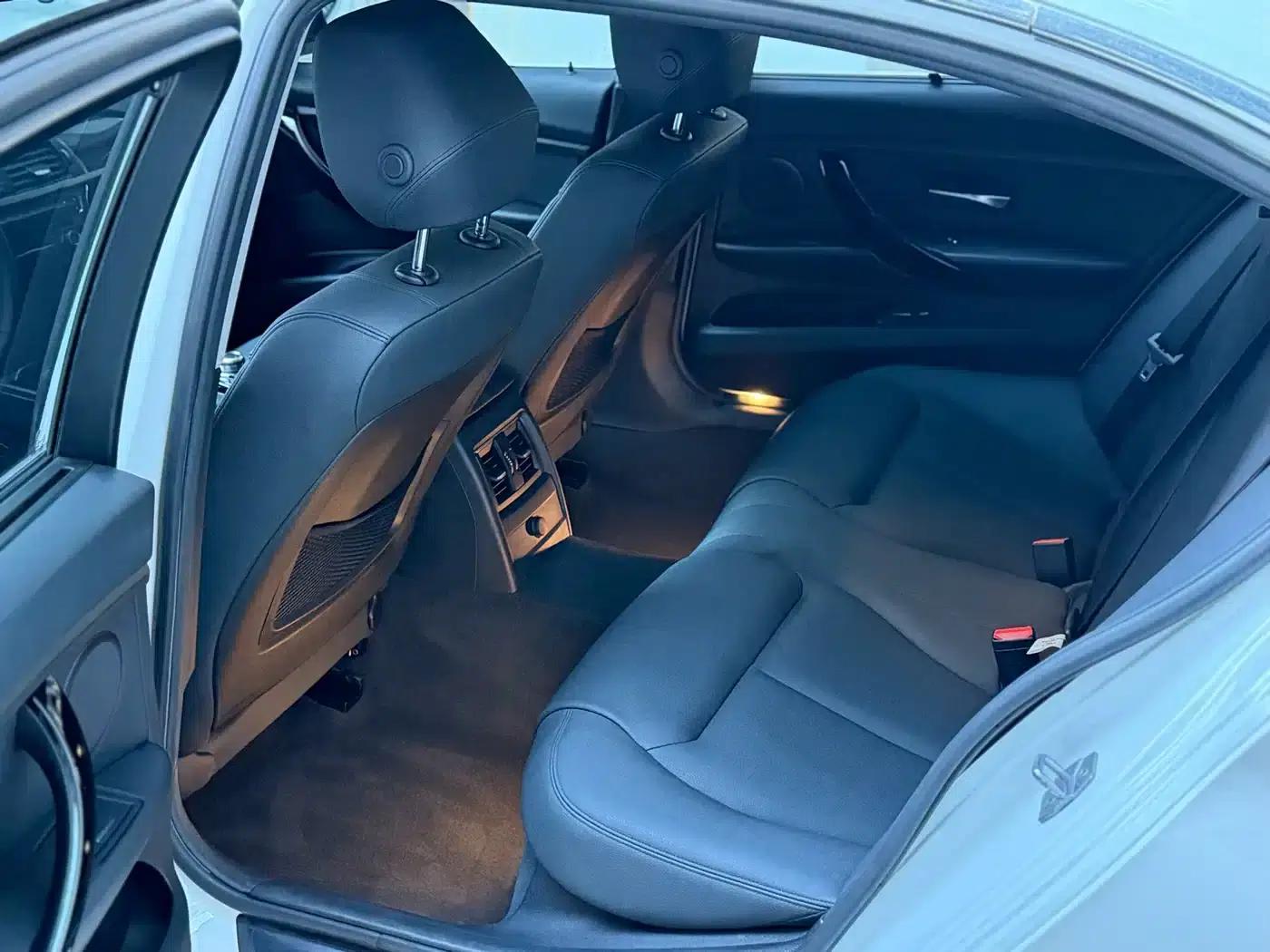 2022 BMW 3 Series 325Li M Sport Shadow Edition — миниатюра 5