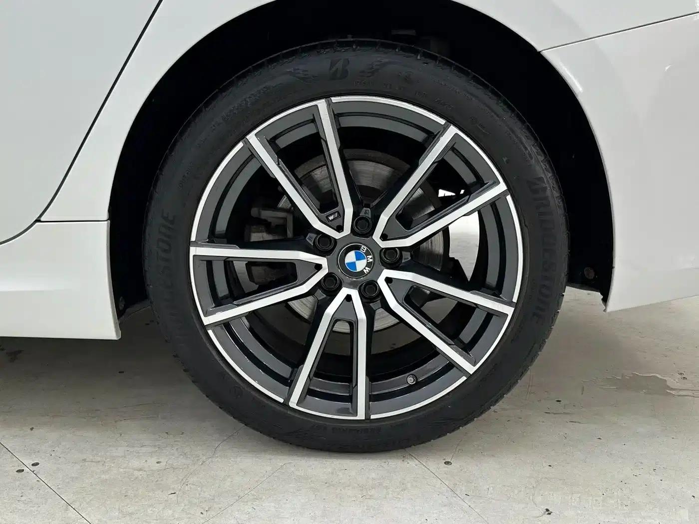 2023 BMW 3 Series 320Li M Sport Package — миниатюра 16