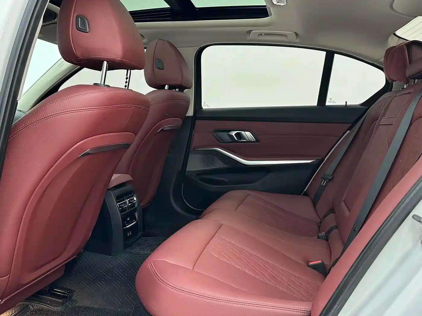 2023 BMW 3 Series 320Li M Sport Package — миниатюра 9