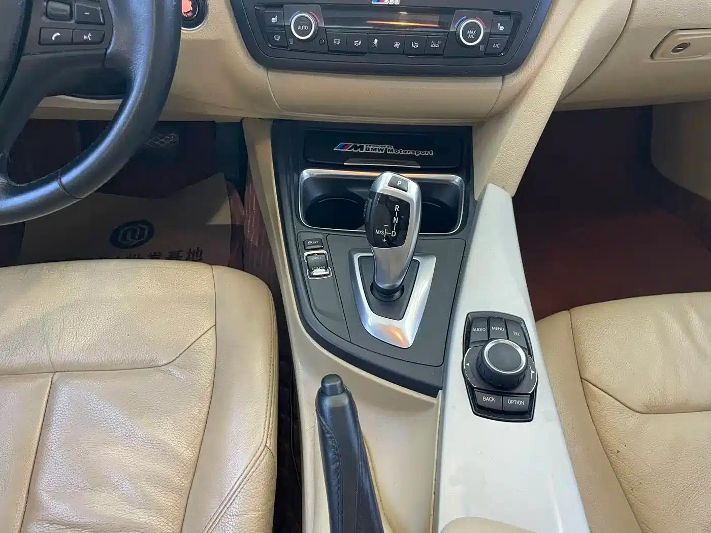 2013 BMW 3 Series 320i Sport Design Package — миниатюра 15