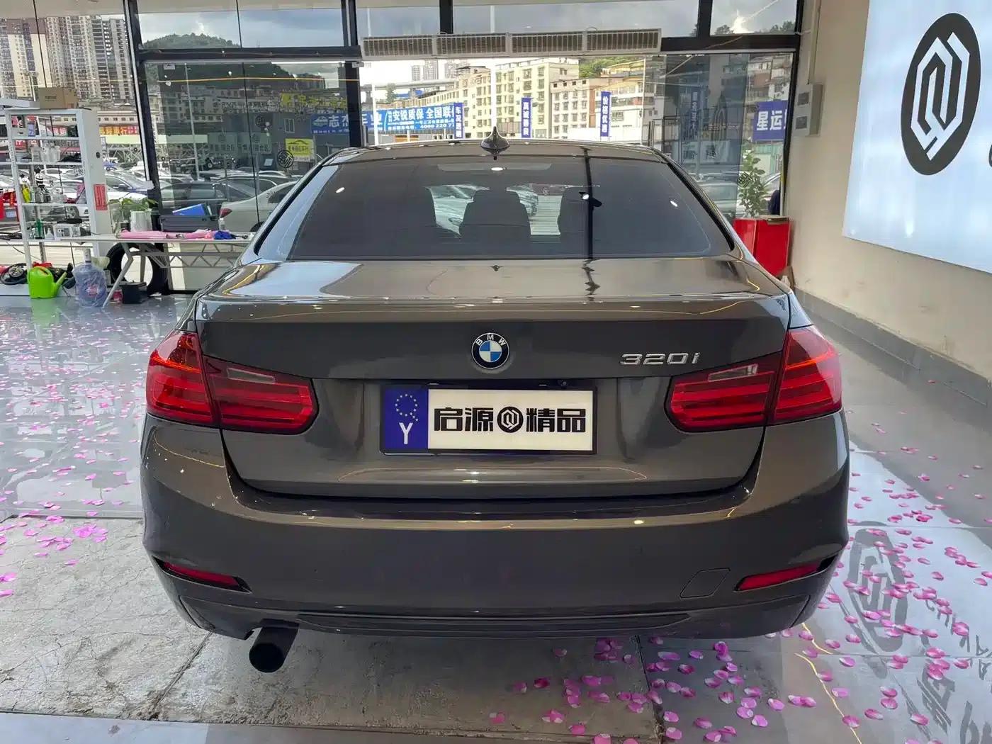 2013 BMW 3 Series 320i Sport Design Package — миниатюра 6