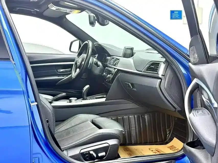 2018 BMW 3 Series 330i M Sport Shadow Edition — миниатюра 3